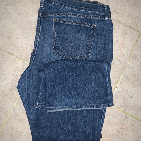 Old Navy Bootcut Jeans - Picture 1 of 2